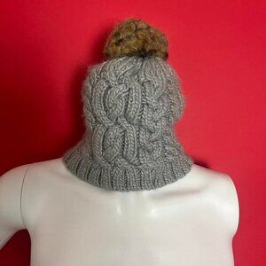 Grey and brown fluffy pompom toque​​​​​​​​​​​​